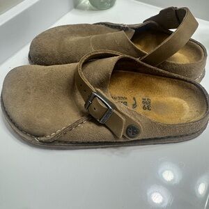 Birkenstock Kids Tan Suede Slippers